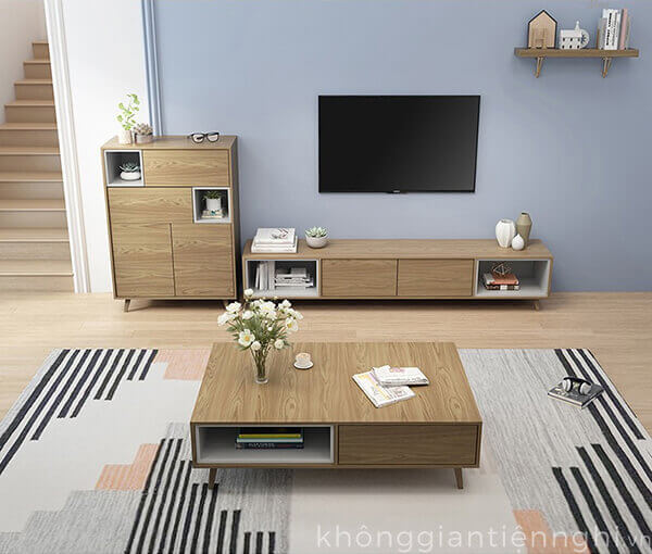 Bộ bàn trà và kệ tivi đồng bộ cho phòng khách 012CPK-PK007 theo tông màu gỗ tự nhiên ấn tượng.